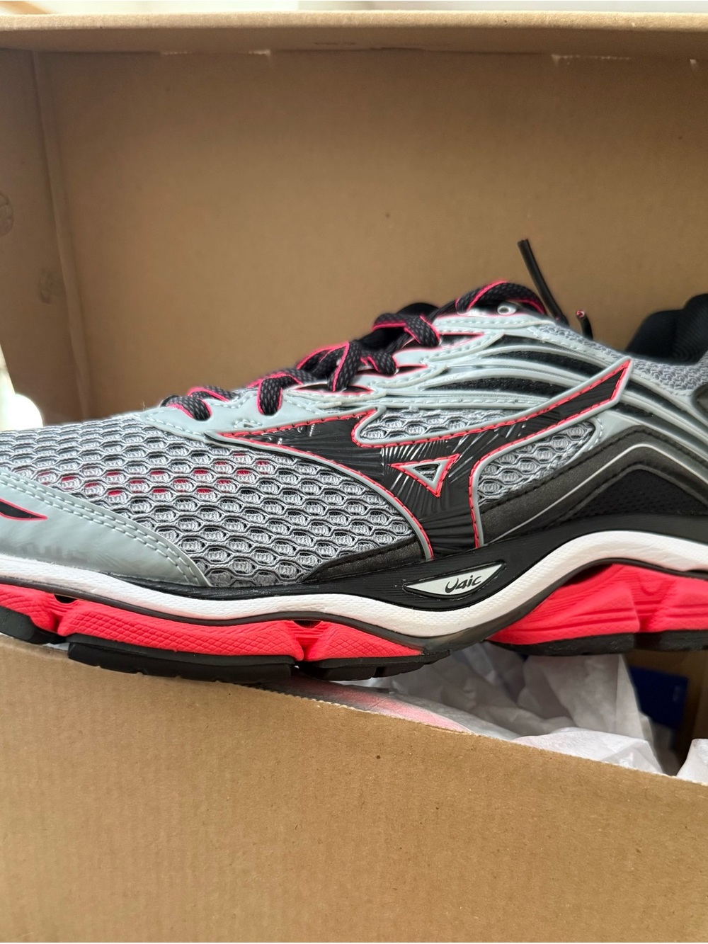 Miz Mooz Women’s Gray and Pink Athletic Sneakers